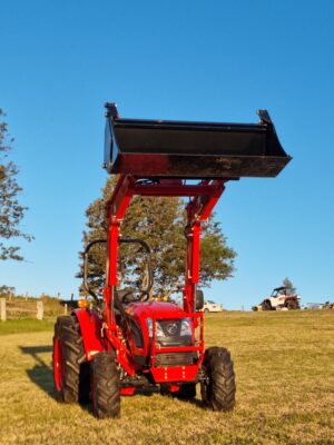 Kioti DK5320 - 53hp 4wd Tractor with loader and 4in1 bucket fitted