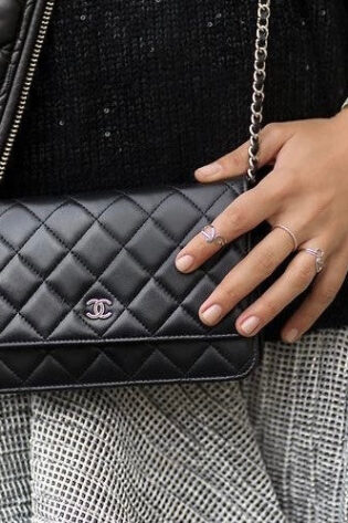 Chanel Classic Wallet On Chain