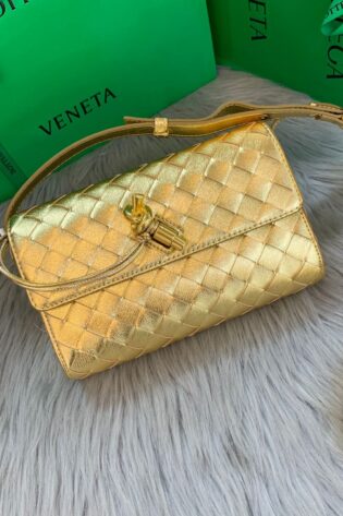 Bottega Veneta Andiamo Clutch in Metallic Intrecciato Leather Bag