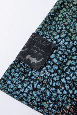 Detalle camiseta piel iguana de colores hombre 3 copy