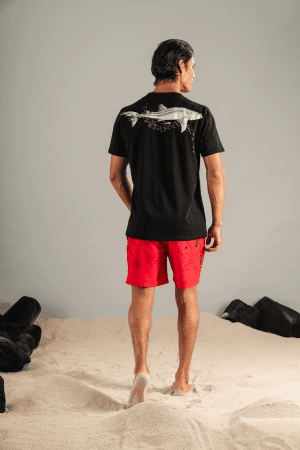CAMISETA TIBURÓN BALLENA NEGRA