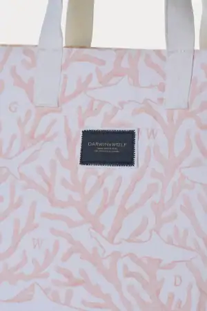 Totebag Corales y Tiburones Nacar Darwin And Wolf