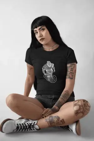 Illusion – Women’s Printed T-Shirt