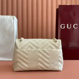 GUCCI GG MARMONT MEDIUM SHOULDER BAG - BG210