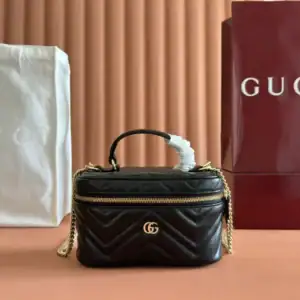 GUCCI GG MARMONT MINI VANITY BAG - BG227