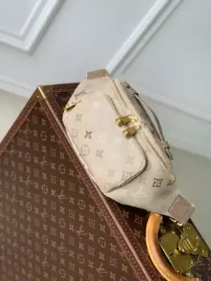 LOUIS VUITTON RUSH BUMBAG - LW486