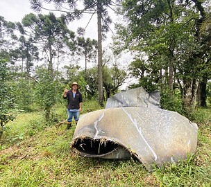 O mecânico e agricultor João Ricardo encontrou o estranho objeto em sua propriedade - Foto: Portal RDX/Reprodução