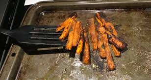 Frites de carottes au four - Les Zackardises Frites de carottes au four
