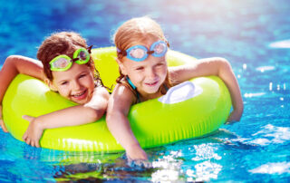 can you catch lice from a swimming pool?