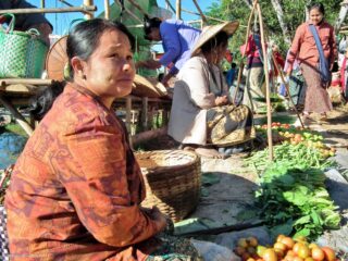 Ywama Floating Market