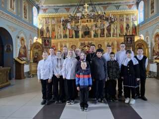 Учащиеся Занино-Починковской школы посетили Троицкий храм села Нармушадь в праздник Рождества Пресвятой Богородицы