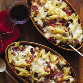 Baked Penne with Garrotxa, Serrano ham, and sundried tomatoes, via www.www.goodfoodstories.com