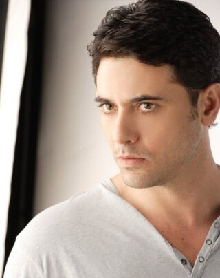 خلفيات احمد عز.