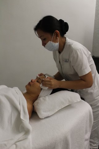 acie fores at skinlux revlite