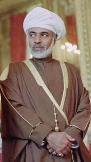 كذلك خلفيات سلطان عمان.