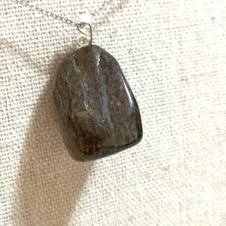 Pendentif bronzite