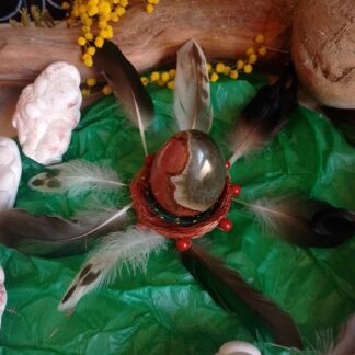 Nid d'𝓭'𝓞𝓼𝓽𝓪𝓻𝓪, jaspe rouge et  jaspe polychrome