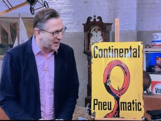 Ein gefälschtes Emailschild wurde von den Experten von Bares für Rares als Original bezeichnet!