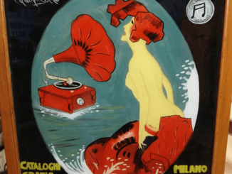 Kein altes Original: Auch diese Hinterglasmalerei ist reine Deko ohne Sammlerwert