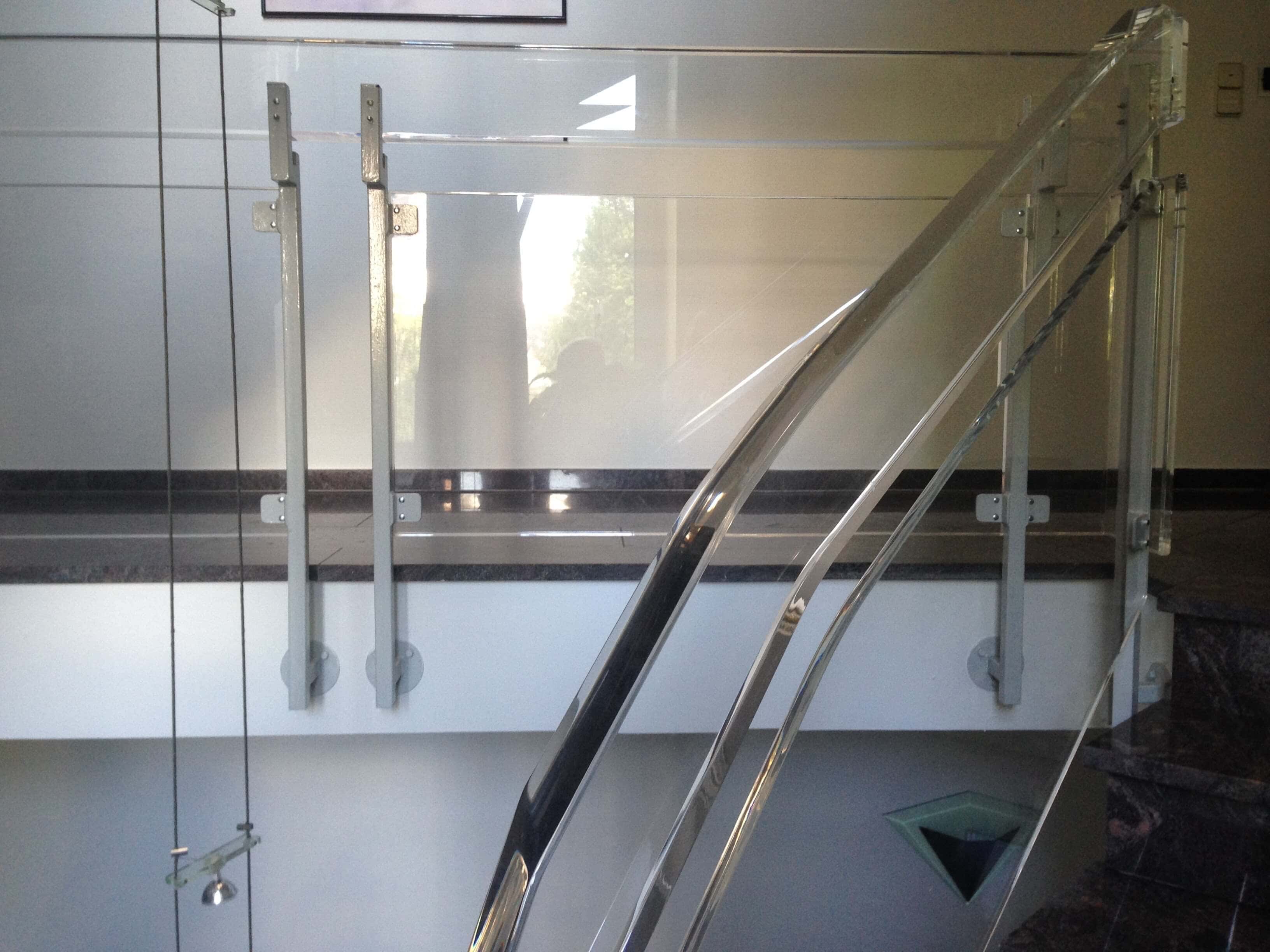 Handlauf 2 Plexiglas Treppenhaus Geländer