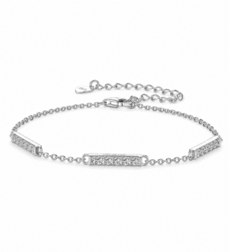 GLAMAVERA Halvane moissanite station bracelet in 925 sterling silver on a white background