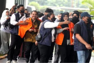 Roy Suryo dan Dokter Tifa memperoleh penangguhan penahanan dalam perkara dugaan penyebaran tudingan ijazah Presiden Joko Widodo.