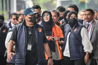 Roy Suryo dan dr Tifa mendapatkan penangguhan penahanan dalam perkara dugaan penyebaran tudingan ijazah Jokowi.