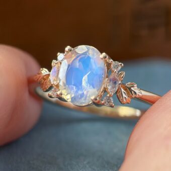 Secret Garden Ring in Oval Cut Moonstone – Jasmine