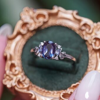 Secret Garden Ring in Oval Cut Alexandrite - Jasmine