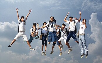 REMAJA, PEMUDA, DAN AREK ENOM