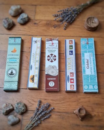 Lot d’encens Yoga & Pleine Conscience 5 boîtes bâtonnets – Alignement, centrage et respiration