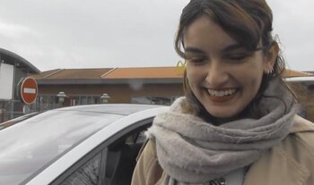 A 18 ans, elle gagne une Jaguar au jeu Monopoly de McDonalds