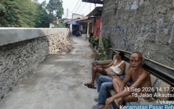Warga Pekayon Pasar Rebo Mengeluh Bekas Pekerjaan Turap Sungai Tidak Diperbaiki Seperti Semula