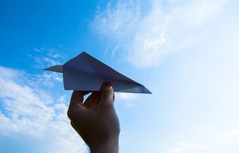 Les étudiants ingénieurs de Tarbes au concours international d'avions en papier