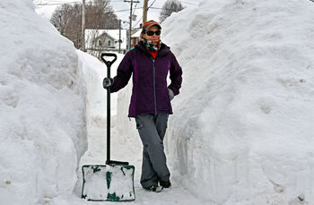 Democrats and Republicans draw different conclusions when seasons are too hot or too cold