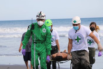 Cruz Verde Salvadoreña realizó simulacro de Rescate Acuático en Playa El Majahual.