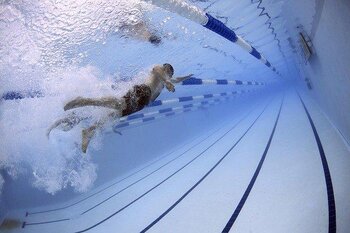 Vers une réouverture des piscines début juin