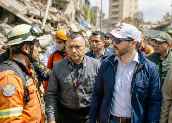 De la Espriella llega a Pereira y anuncia alivios en servicios públicos y arriendo para damnificados del terremoto