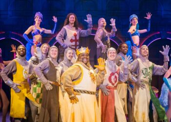 Spamalot llega a Orlando con humor británico, caballeros y una disparatada búsqueda del Santo Grial
