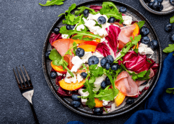 Refreshing Summer Salad with Prosciutto and Blueberries