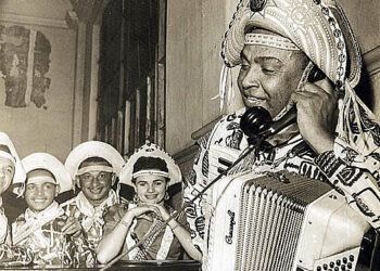 20/08/1956. Credito: Luiz Alfredo/O Cruzeiro. Baiao para milhoes. - Centenario de nascimento do cantor e compositor Luiz Gonzaga do Nascimento (Rei do Baiao). Luiz Gonzaga nasceu em 13 de dezembro de 1912 em Exu-PE, e faleceu em 02 de agosto de 1989.
