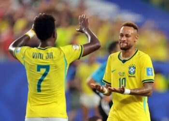 Partida de mata-mata Brasil vs Japão na Copa do Mundo 2026 em Houston