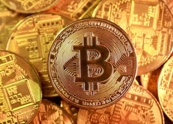El Bitcoin se acerca a los US$70,000 mientras los mercados reaccionan a la tensión en Irán y la incertidumbre global.
