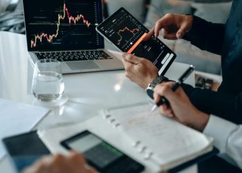 Informe destaca el 75% del valor patrimonial de bancos latinoamericanos cotiza por encima de su valor en libros.
