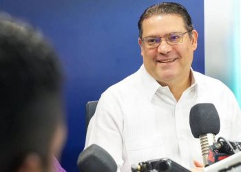 Sanz Lovatón señaló que una menor dependencia del crudo favorecería la estabilidad económica.