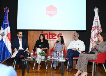 Expertos en ingeniería sísmica y seguros analizaron la vulnerabilidad del país ante un eventual sismo.