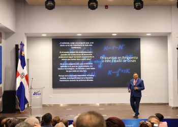 Vásquez afirmó que el aprendizaje permanente será una condición necesaria para mantener la competitividad laboral y empresarial.