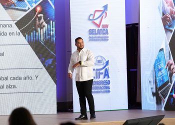 Juan Daniel Pujols recomendó utilizar modelos de inteligencia artificial locales cuando se trate de datos sensibles.