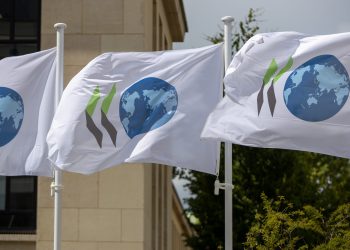 El incremento de la cuña fiscal eleva los costos laborales y reduce el salario neto en la mayoría de los países miembros.