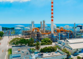 Samuel Pereyra destaca compromiso de Refidomsa con abastecimiento de combustibles.